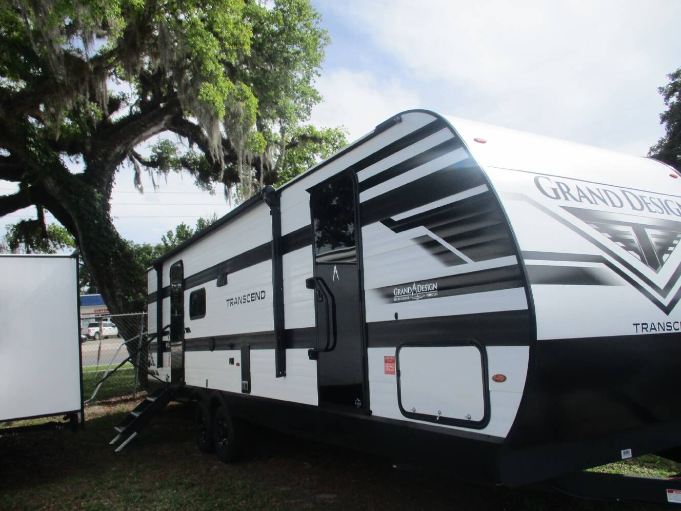 A photo of this 2027 Grand Design Transcend 265BHT