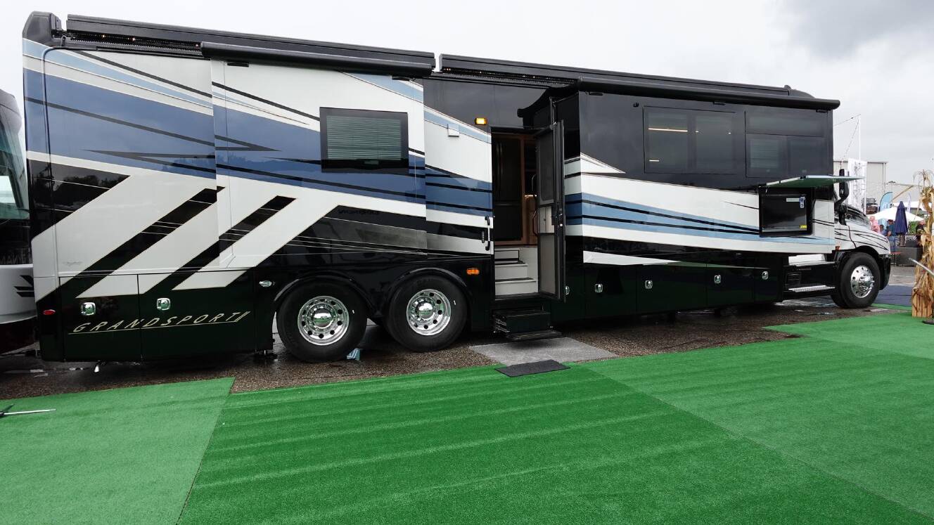A photo of this 2027 Dynamax GRAND SPORT 45CB