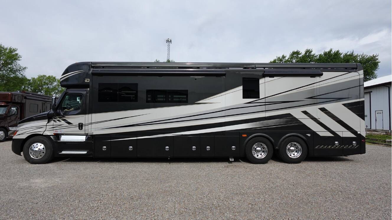 A photo of this 2027 Dynamax GRAND SPORT 45CB