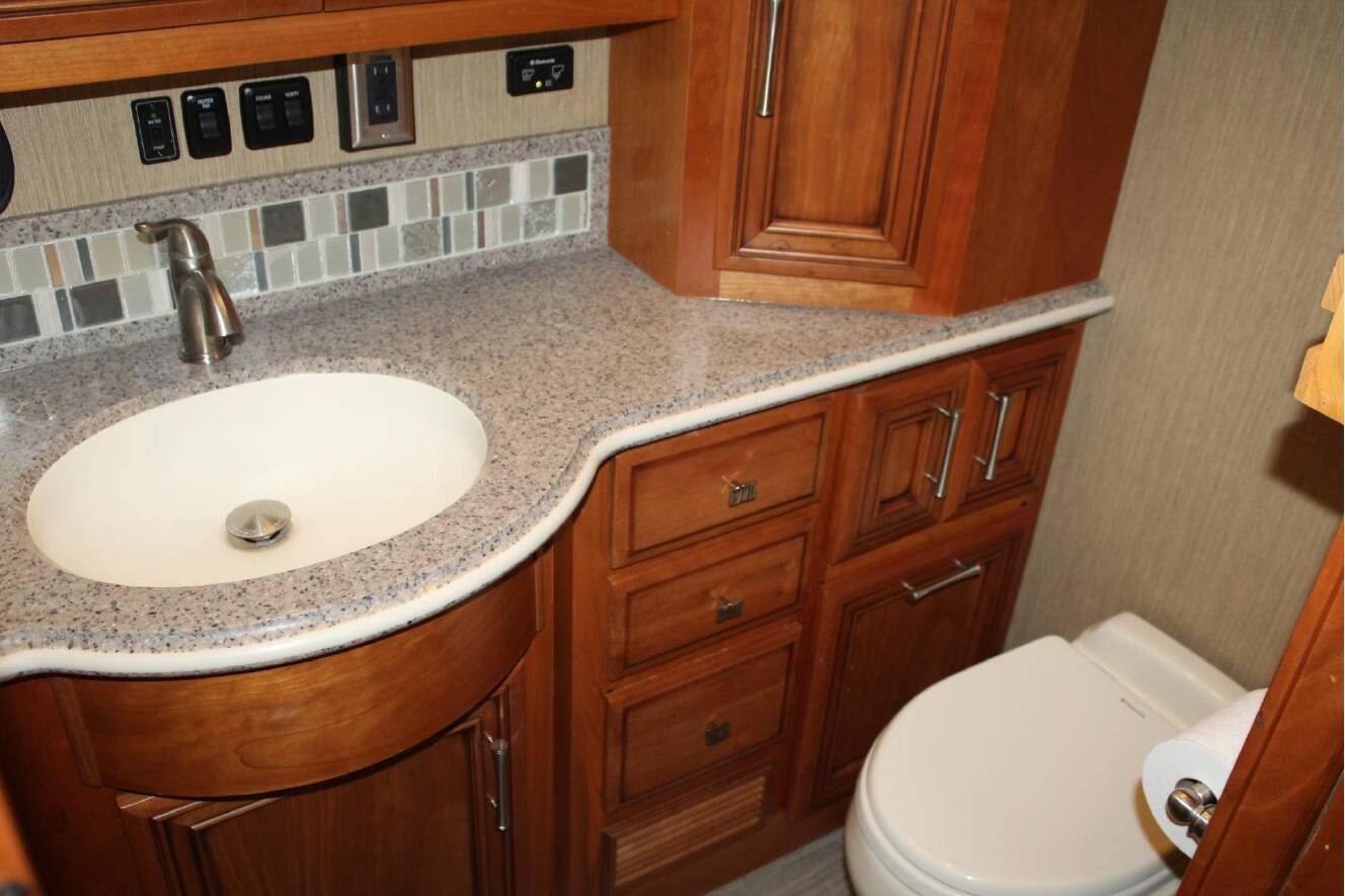 A photo of this 2016 Newmar VENTANA 3427