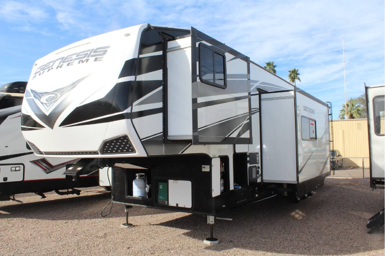 A photo of this 2024 Genesis Supreme GENESIS GCK405