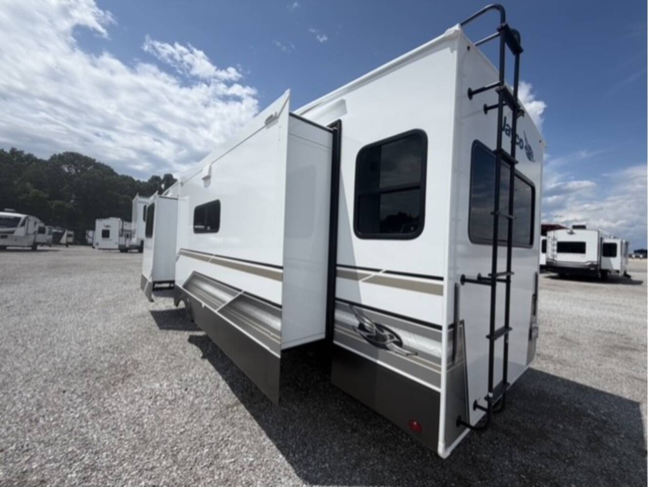 A photo of this 2027 Jayco Eagle 355MBQS