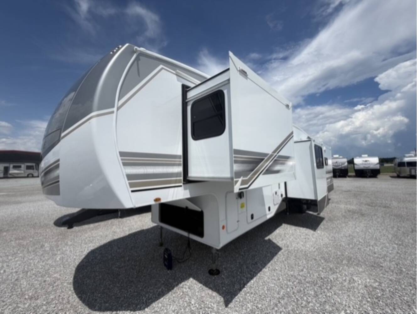 A photo of this 2027 Jayco Eagle 355MBQS