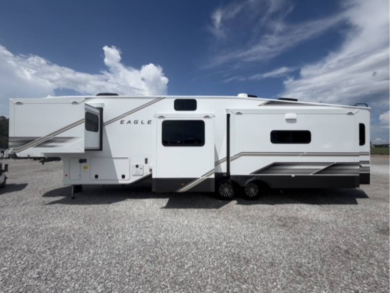 A photo of this 2027 Jayco Eagle 355MBQS