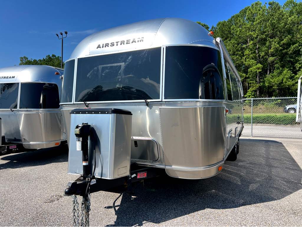2022 Airstream Globetrotter 25FBT in calera AL