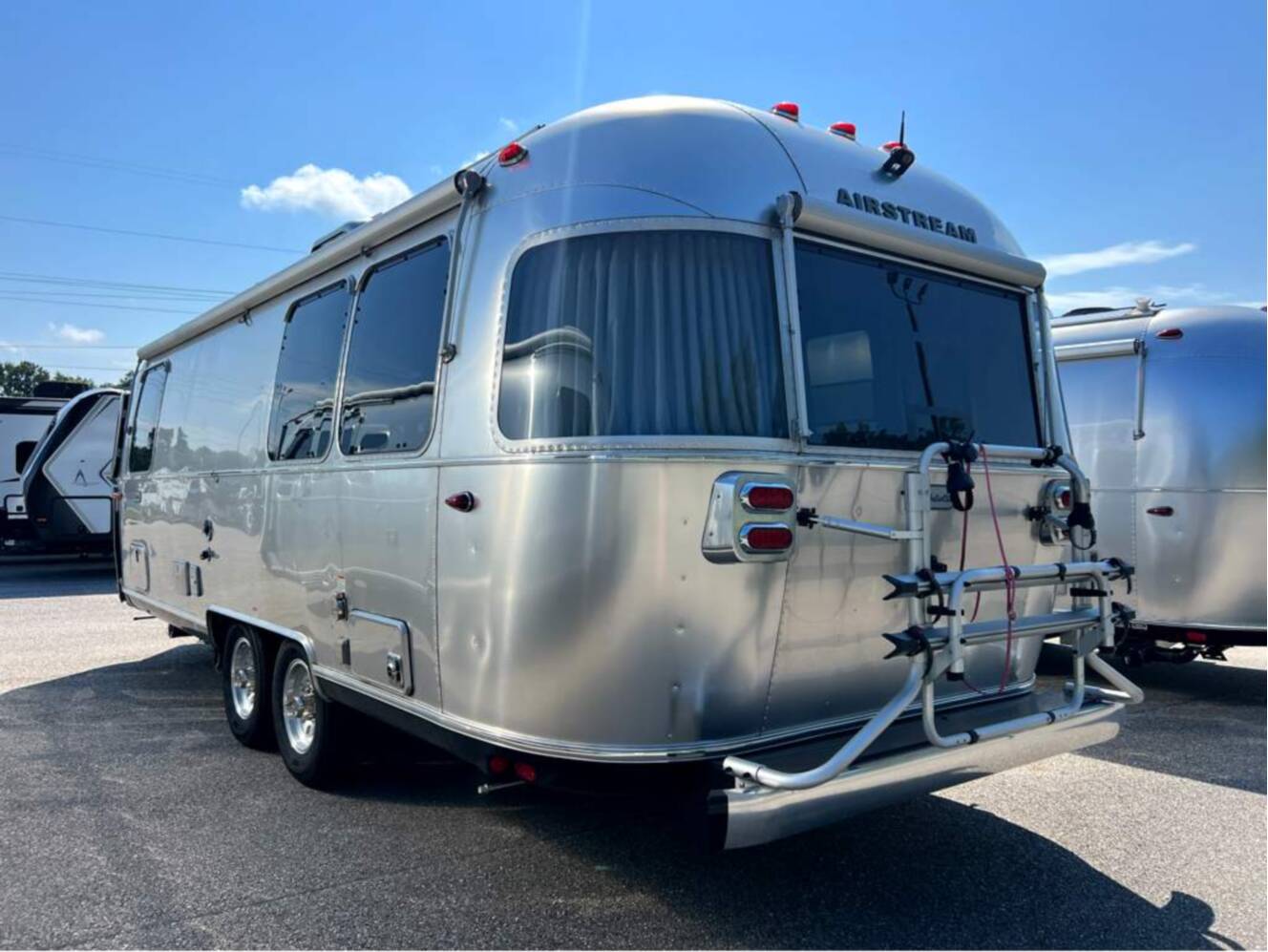 A photo of this 2022 Airstream Globetrotter 25FBT