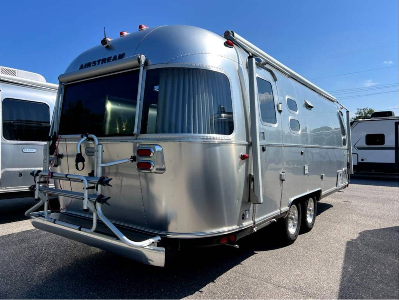 A photo of this 2022 Airstream Globetrotter 25FBT