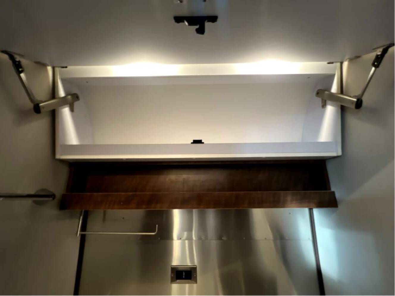 A photo of this 2022 Airstream Globetrotter 25FBT