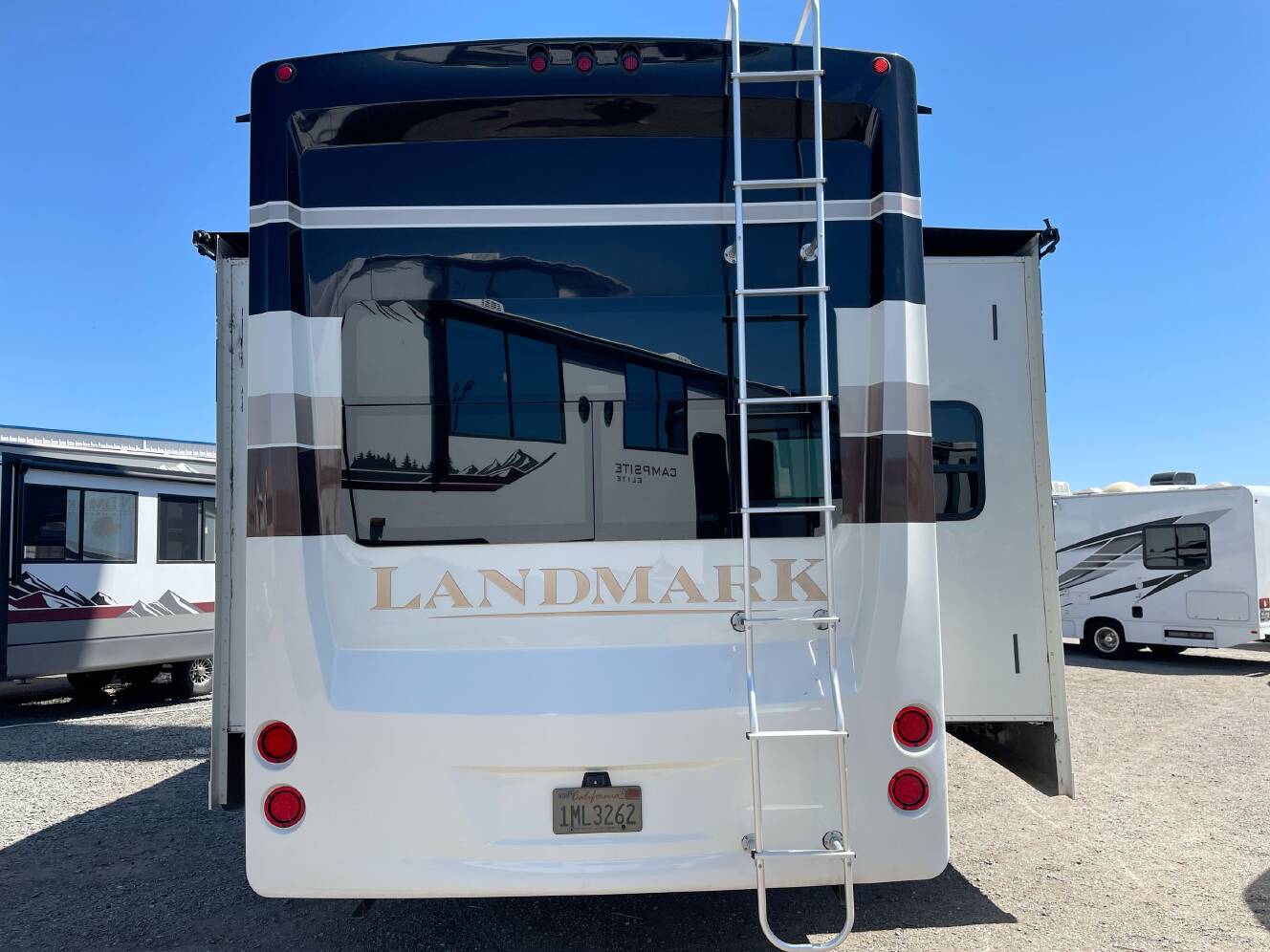A photo of this 2015 Heartland LANDMARK THREE SIXTY FIVE ASHLAND