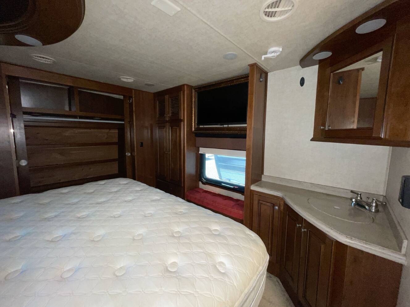 A photo of this 2015 Heartland LANDMARK THREE SIXTY FIVE ASHLAND