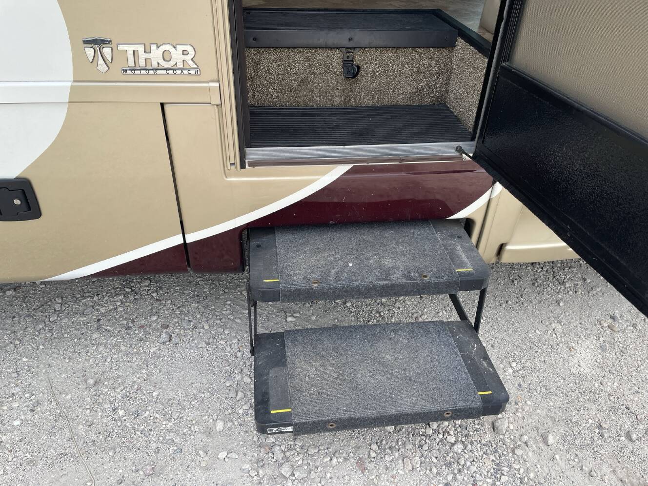 A photo of this 2017 Thor CHATEAU CITATION 24SS