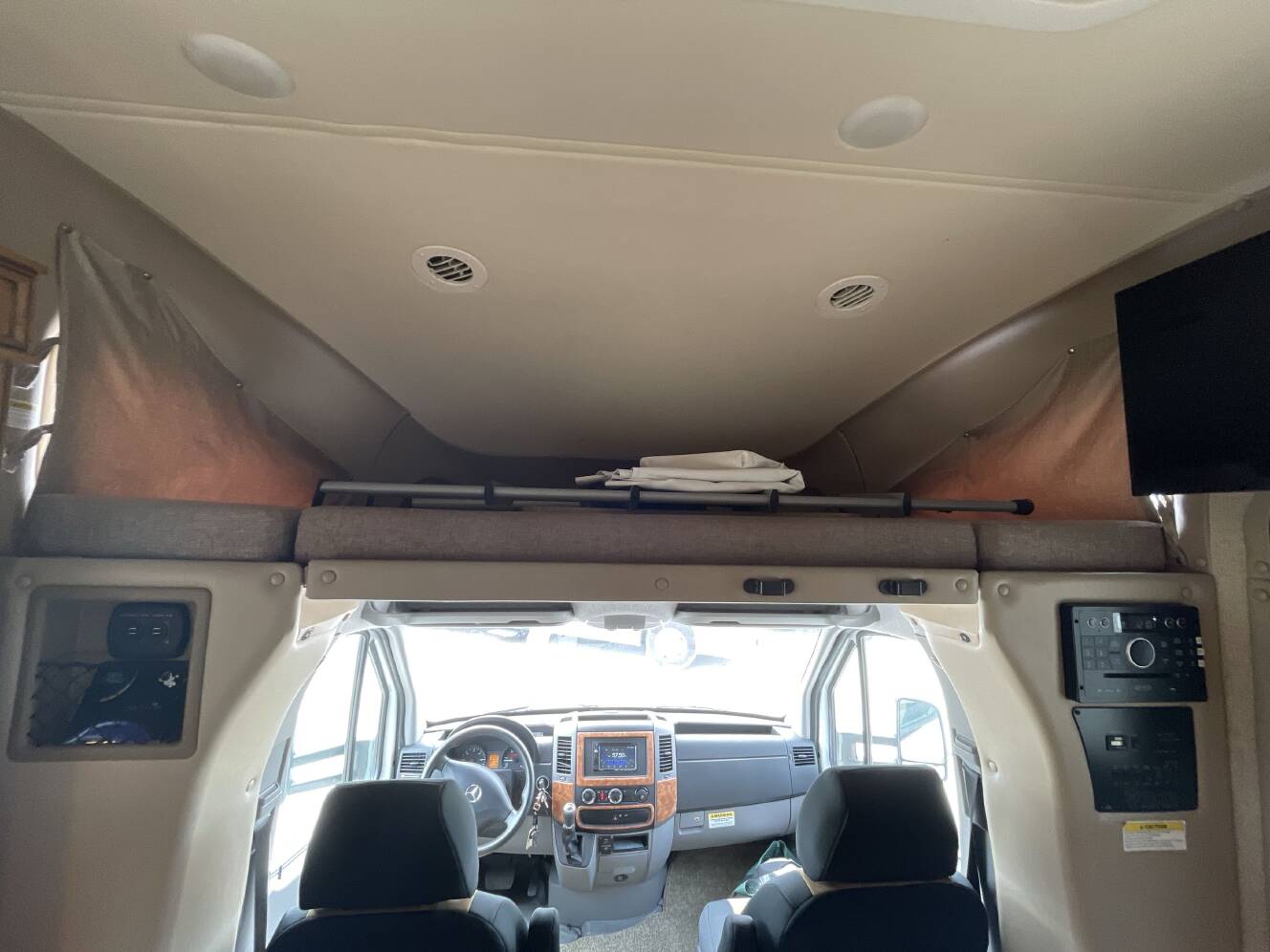 A photo of this 2017 Thor CHATEAU CITATION 24SS