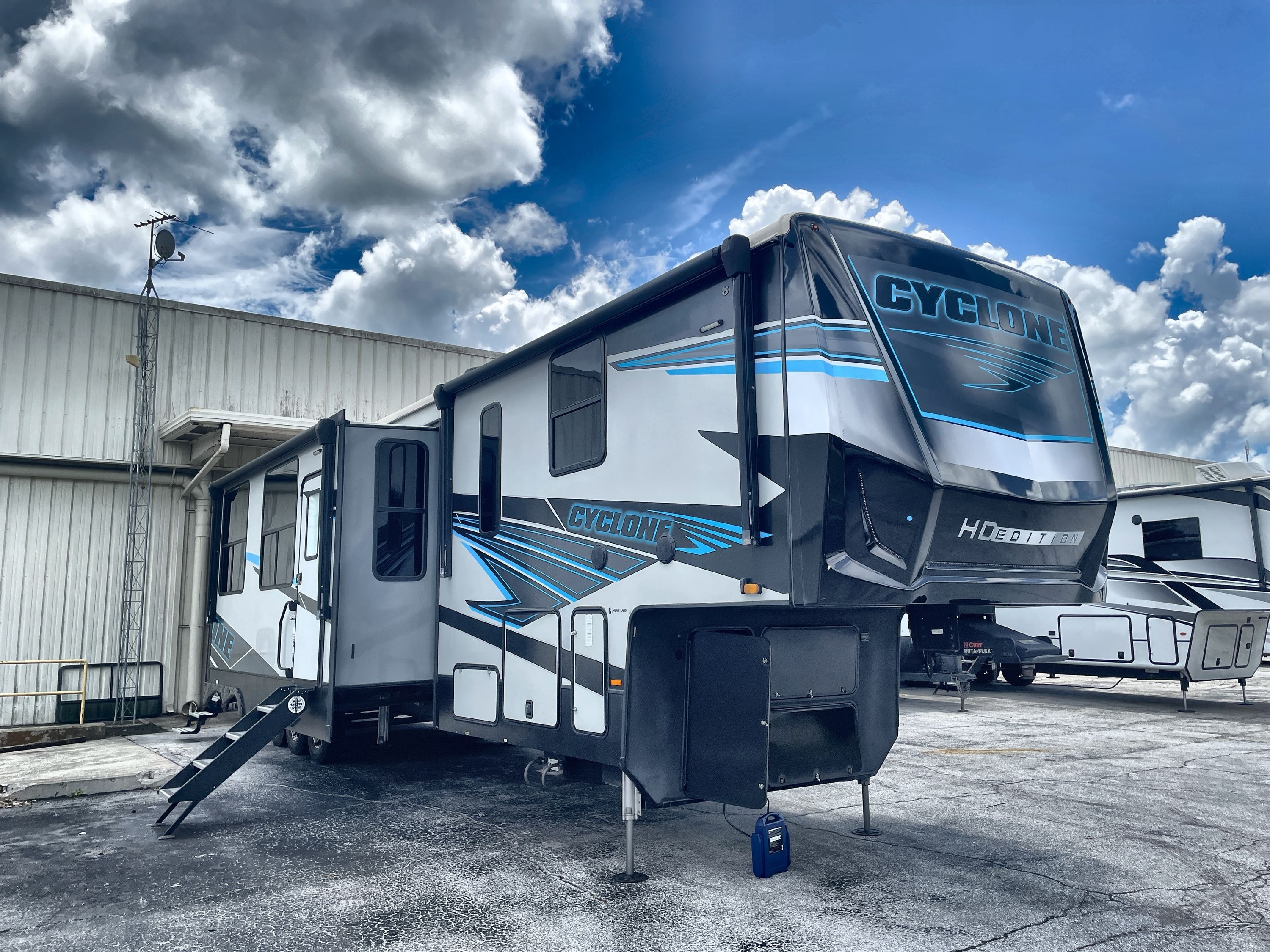 2023 Heartland CYCLONE 4014C in kissimmee FL