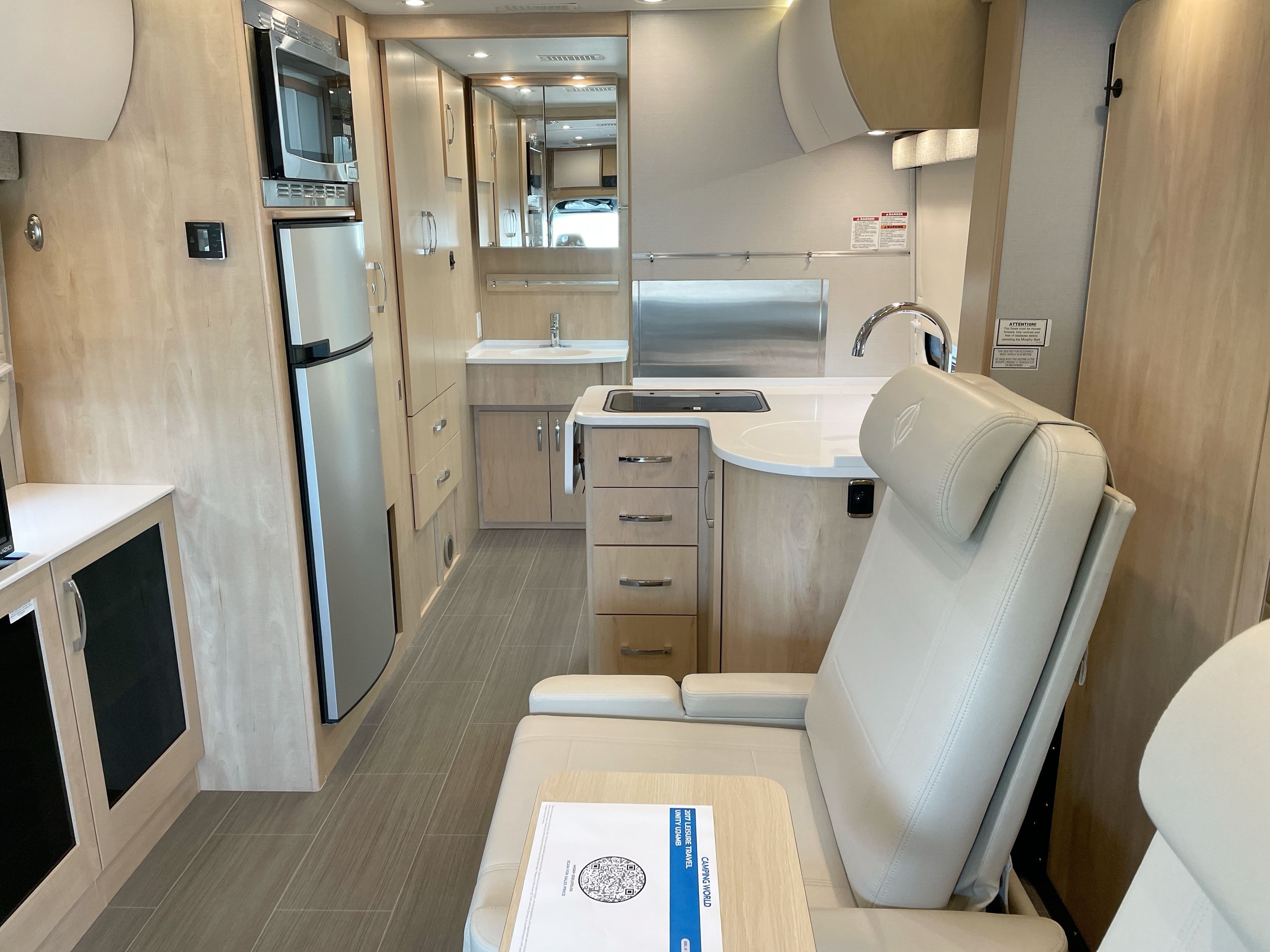 2017 Leisure Travel UNITY U24MB in wichita KS