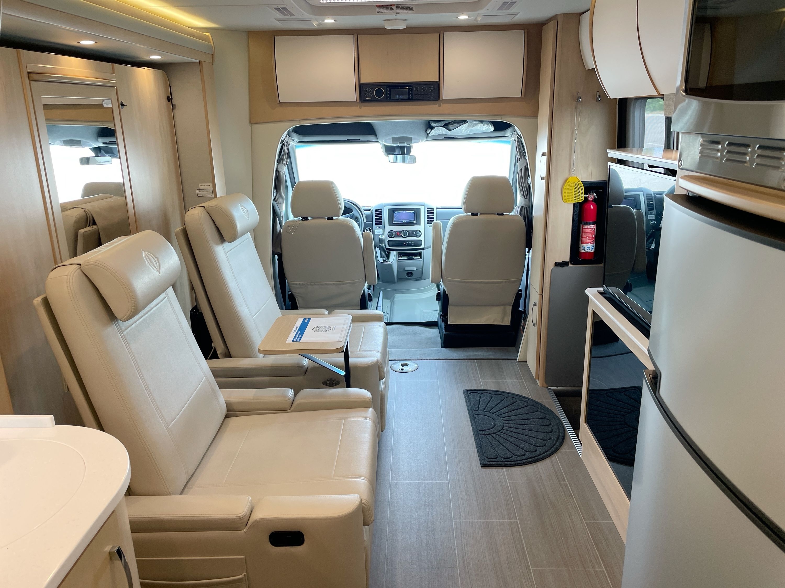 2017 Leisure Travel UNITY U24MB in wichita KS