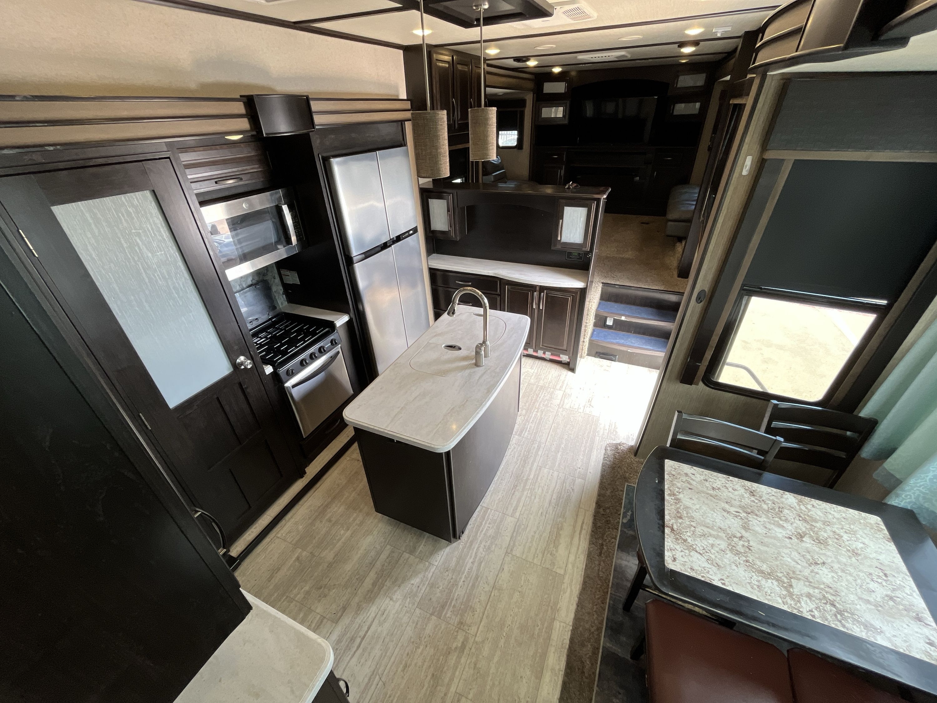 2017 Grand Design MOMENTUM 376TH in san diego CA