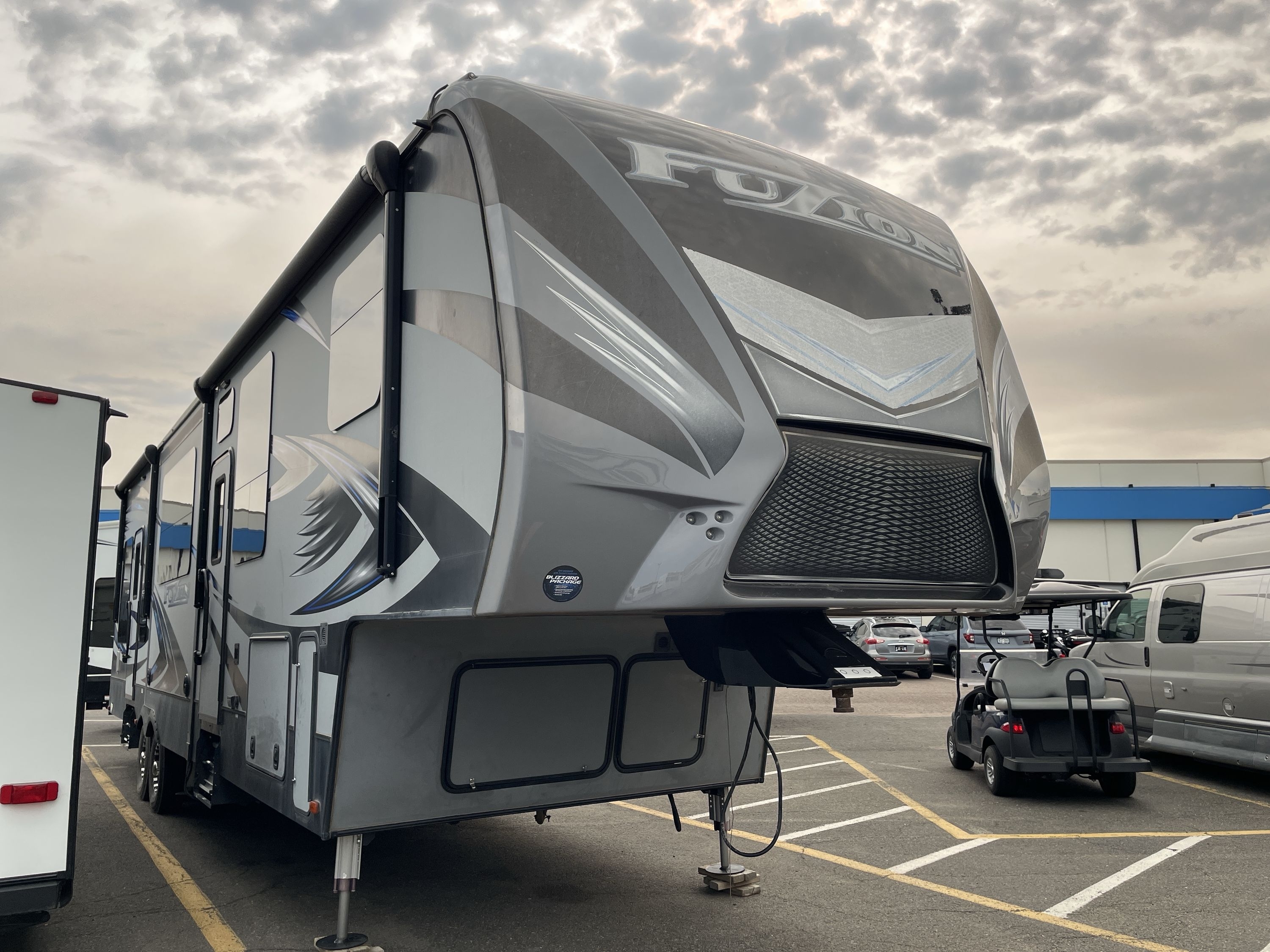 2017 Keystone FUZION 371 Fifth Wheel Toy Hauler RV