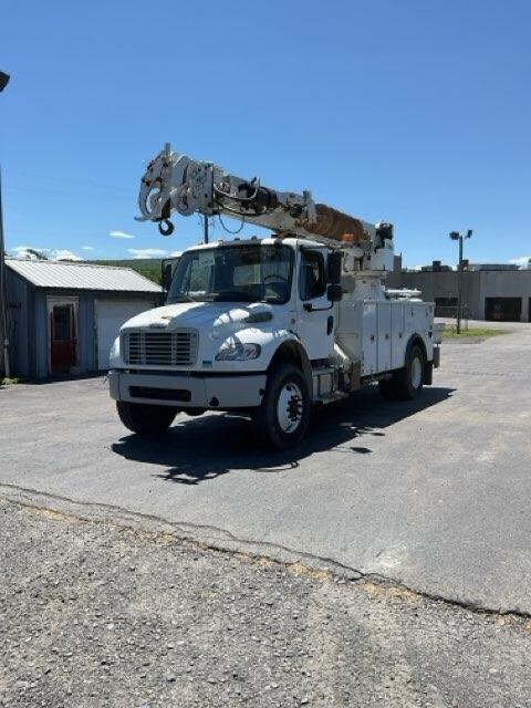 2019 FREIGHTLINER BUSINESS CLASS M2 106 in Plains, PA