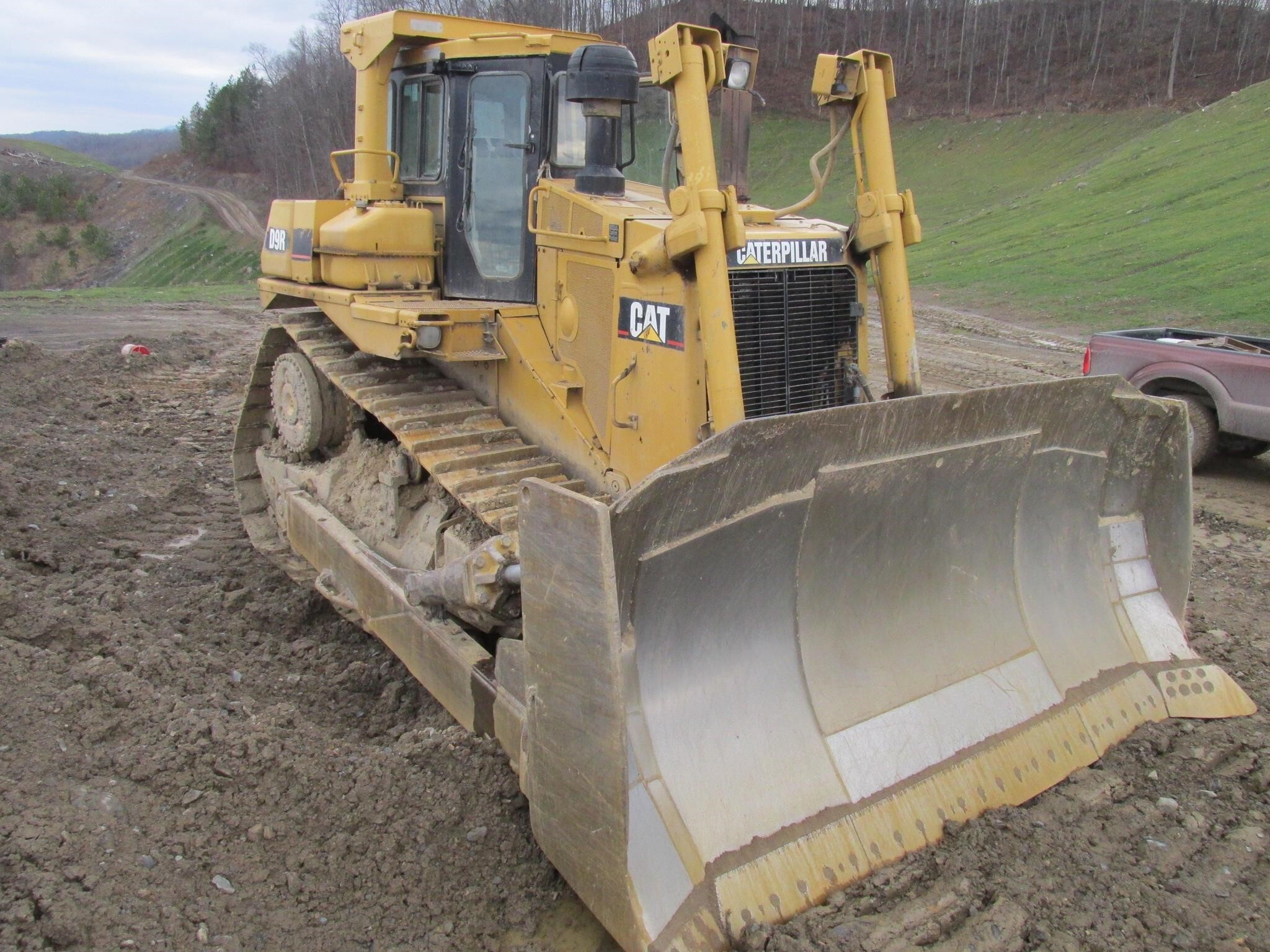 2000 CATERPILLAR D9R in Rich Creek, VA
