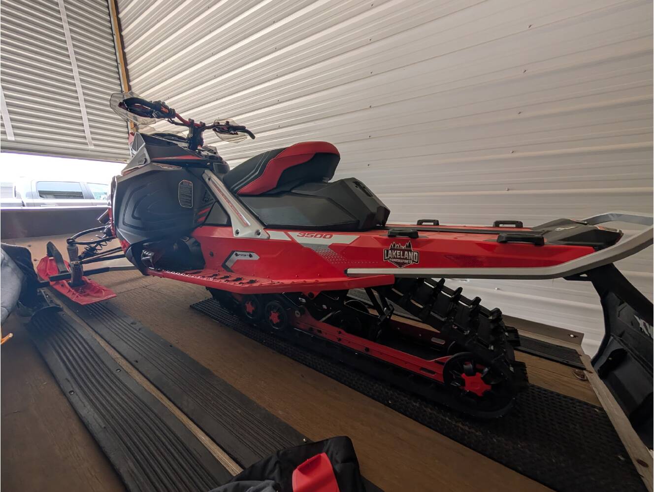 A photo of this 2022 Lynx RAVE RE 850 E‑TEC