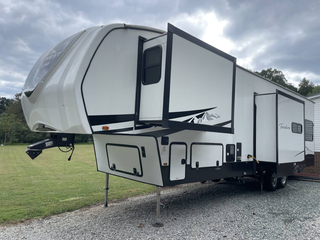A photo of this 2023 East To West TANDARA 375BH-OK