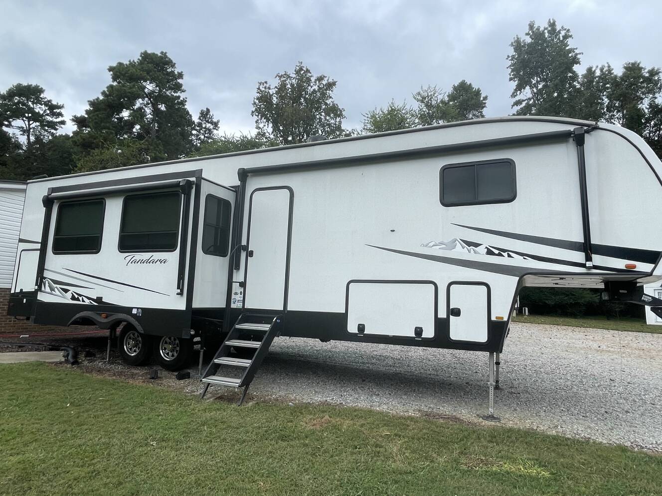 A photo of this 2023 East To West TANDARA 375BH-OK