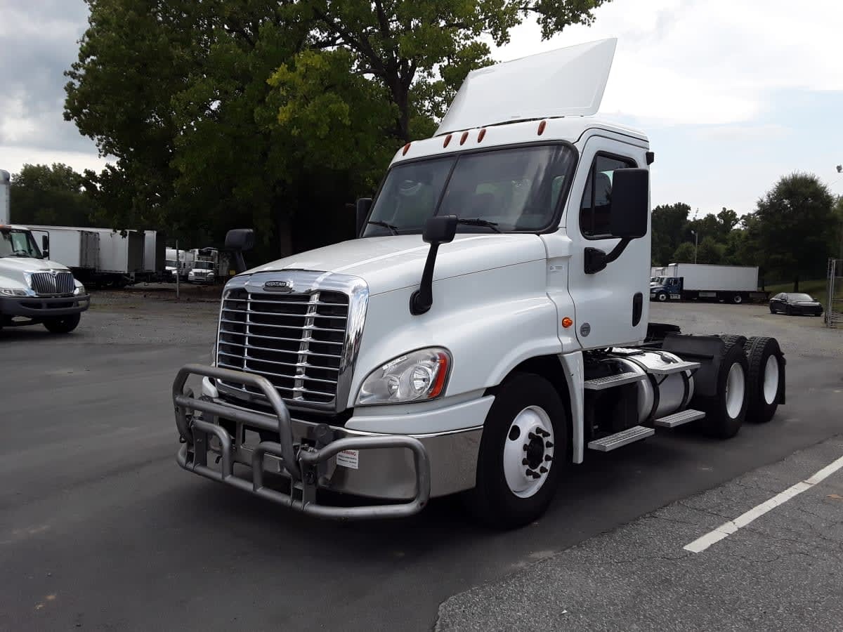 2019 FREIGHTLINER CASCADIA 125 in Charlotte, NC