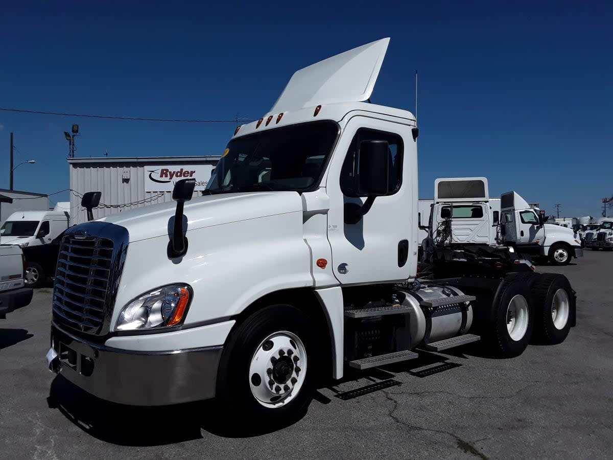 2018 FREIGHTLINER CASCADIA 125 in Montebello, CA