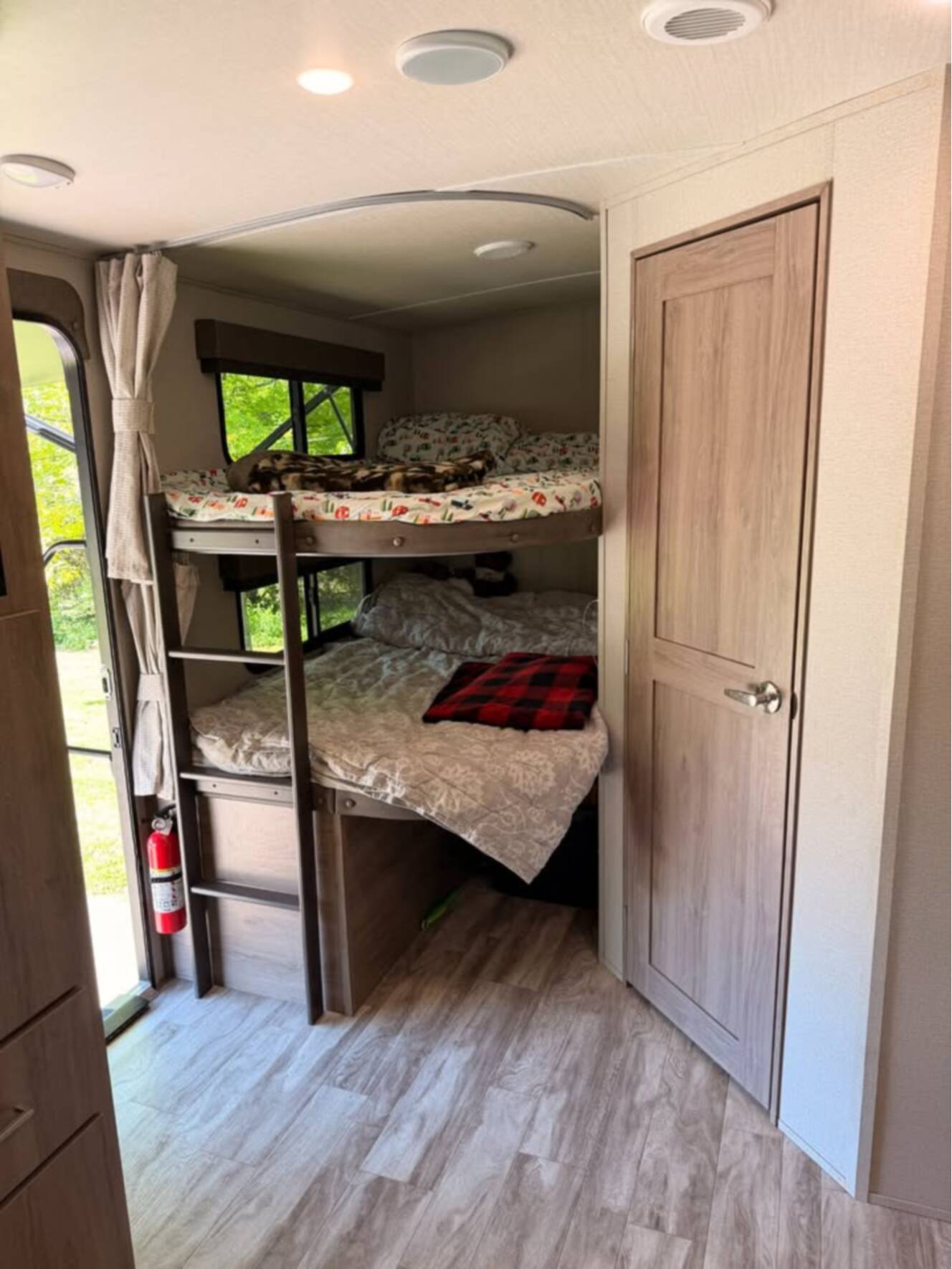 A photo of this 2021 Grand Design IMAGINE 2800BH