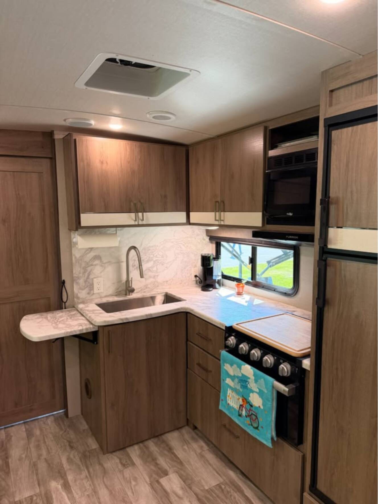 A photo of this 2021 Grand Design IMAGINE 2800BH