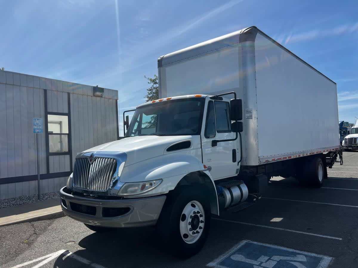 2018 INTERNATIONAL 4300 in Santa Fe Springs, CA