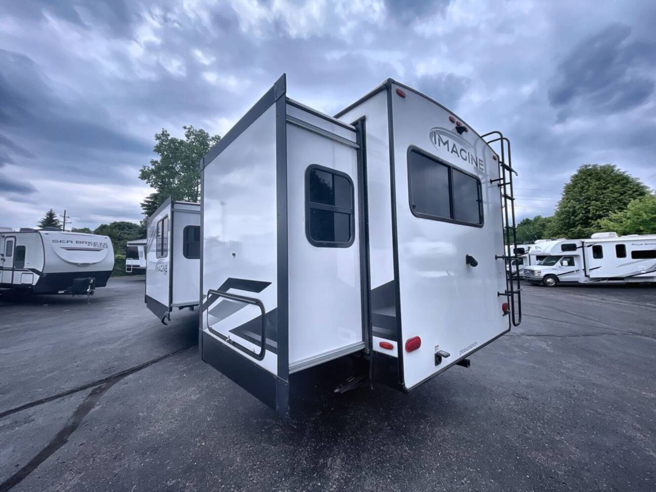 A photo of this 2024 Grand Design Imagine 2660BS
