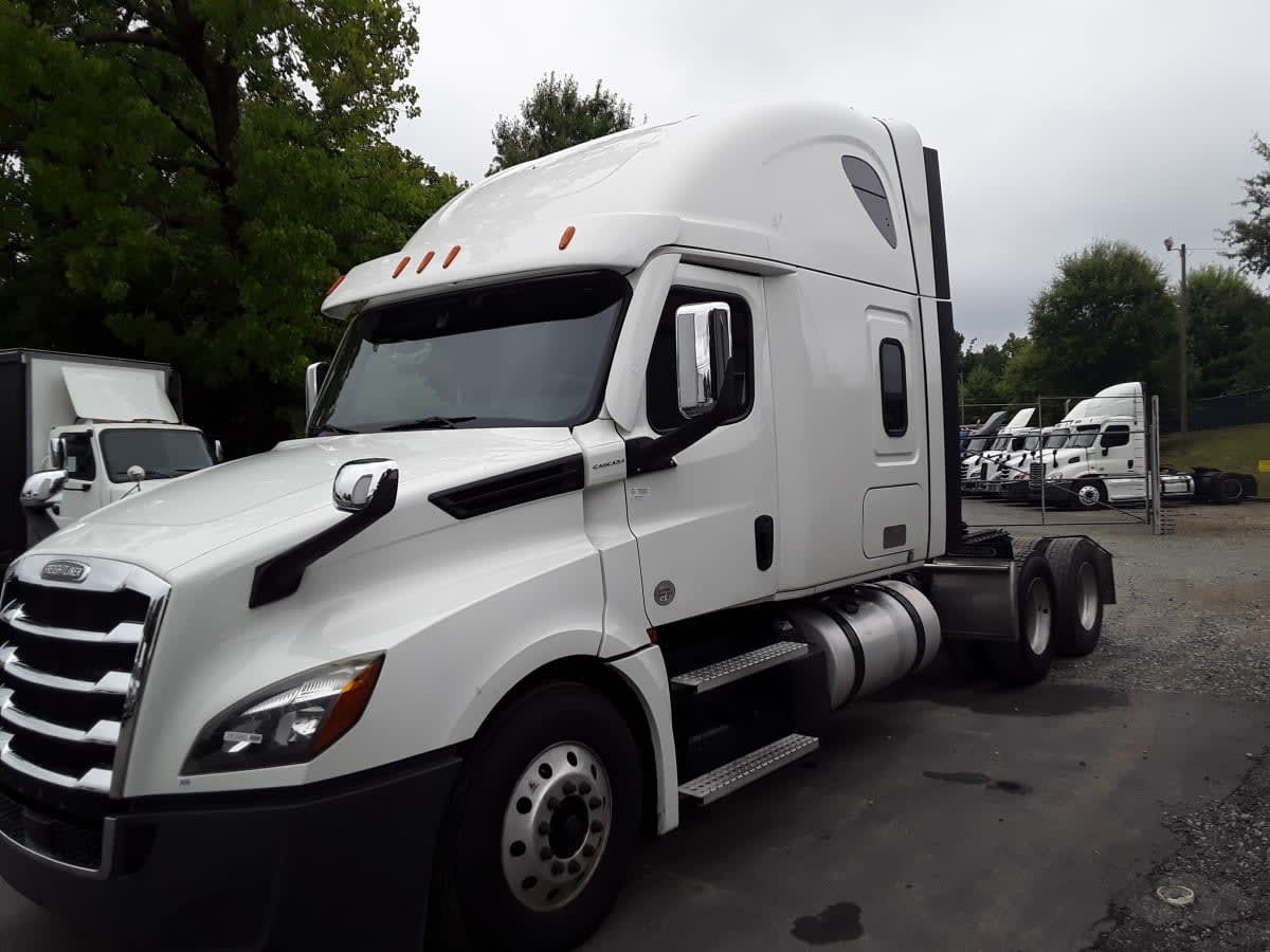 2020 FREIGHTLINER CASCADIA 126 in Charlotte, NC