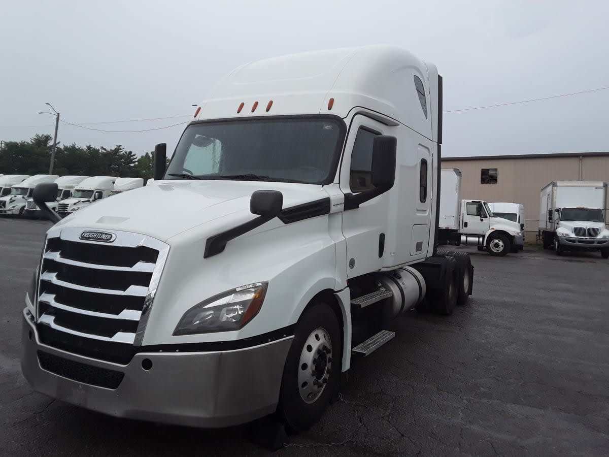 2020 FREIGHTLINER CASCADIA 126 in Nashville, TN