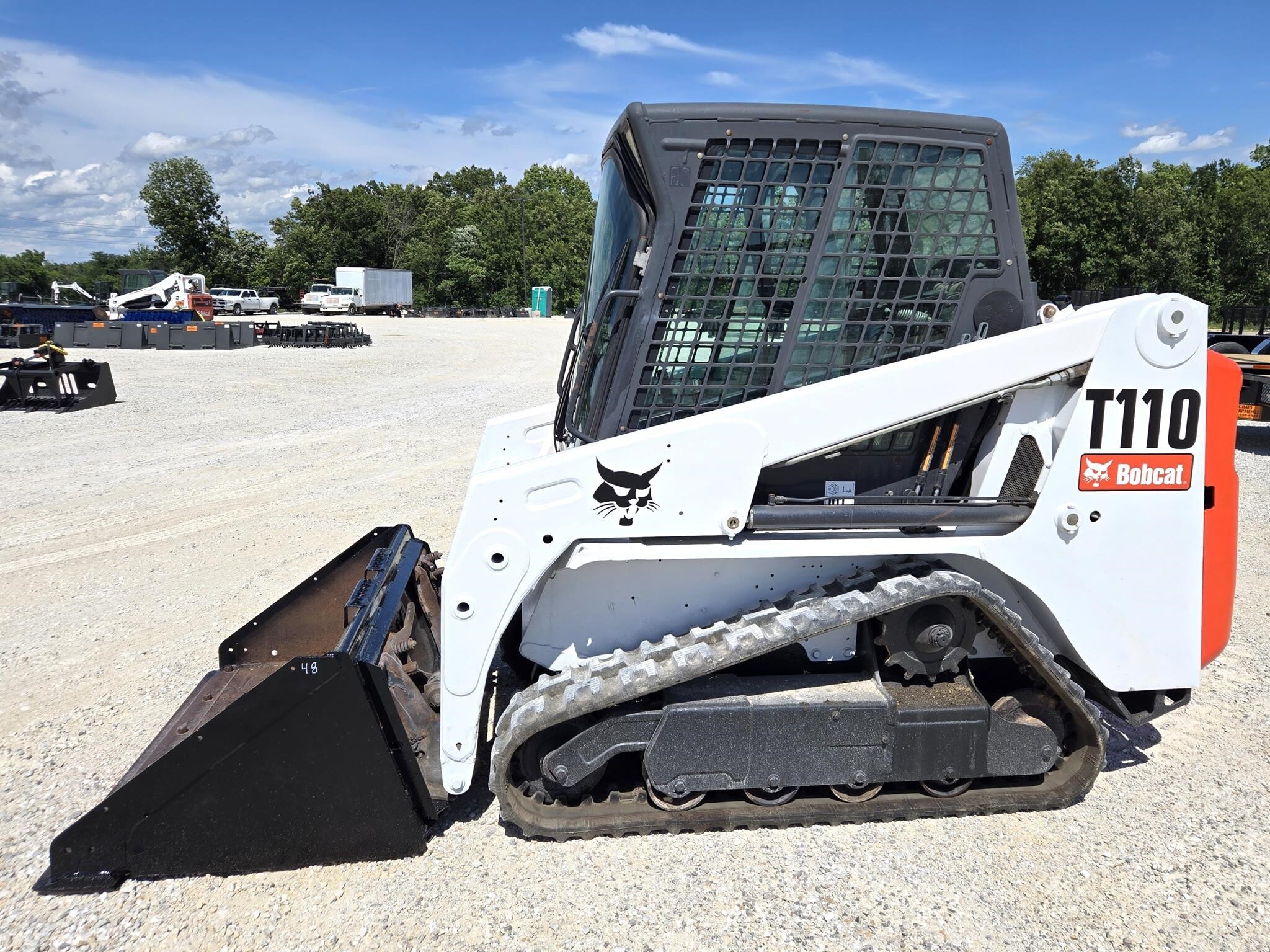 2010 BOBCAT T110 in Wentzville, MO
