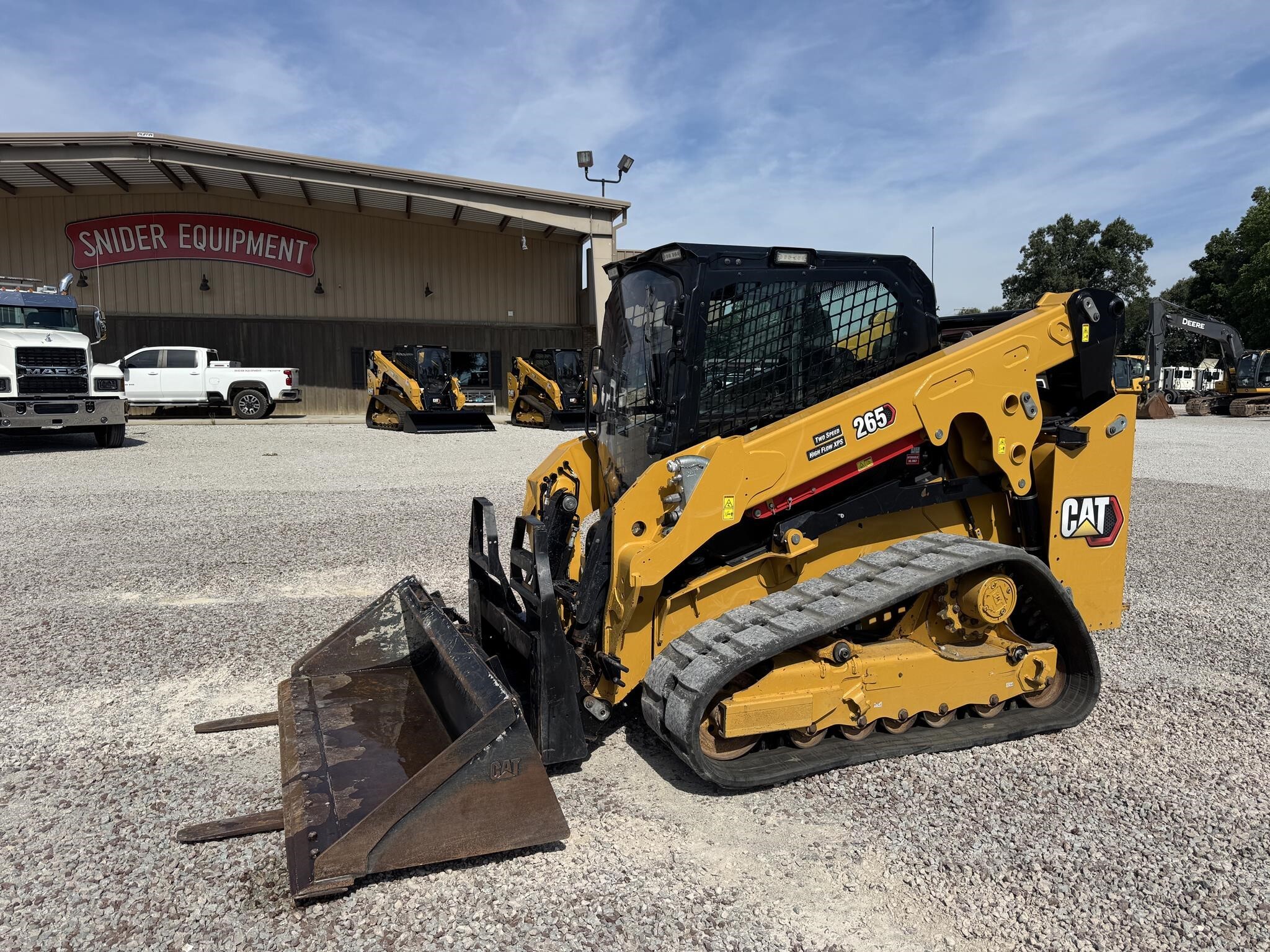 2024 CATERPILLAR 265 in Jackson, TN