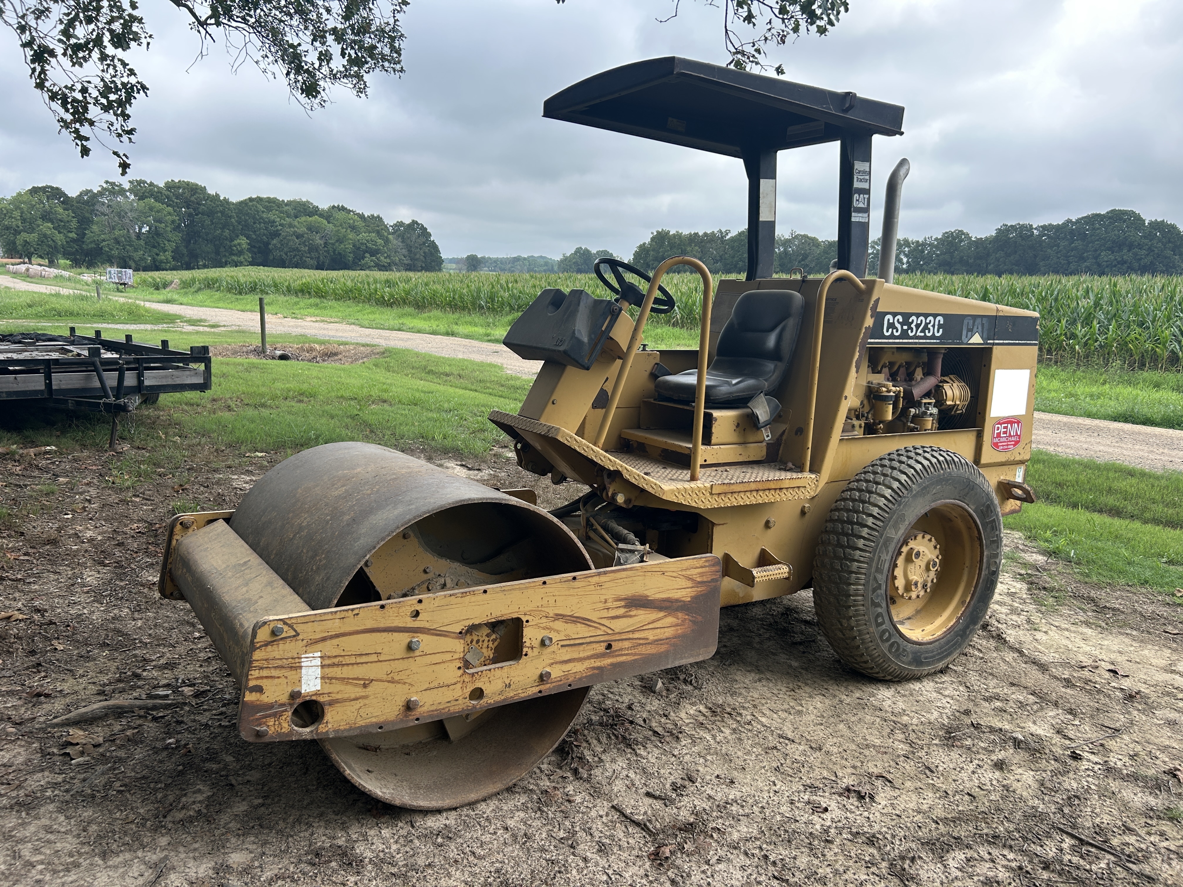1999 CATERPILLAR CS-323C in Charlotte, NC