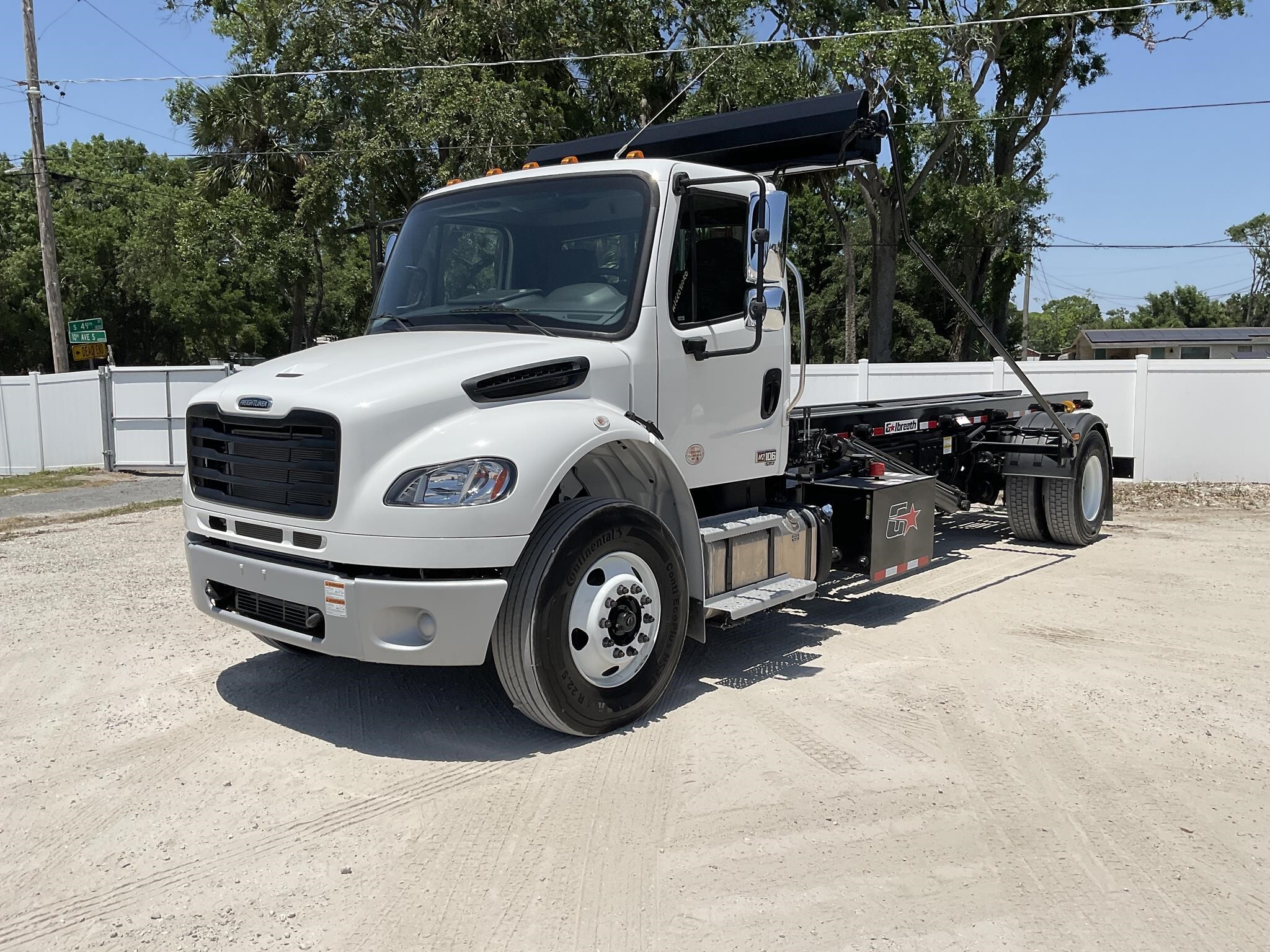 2027 FREIGHTLINER BUSINESS CLASS M2 106 PLUS in Tampa, FL