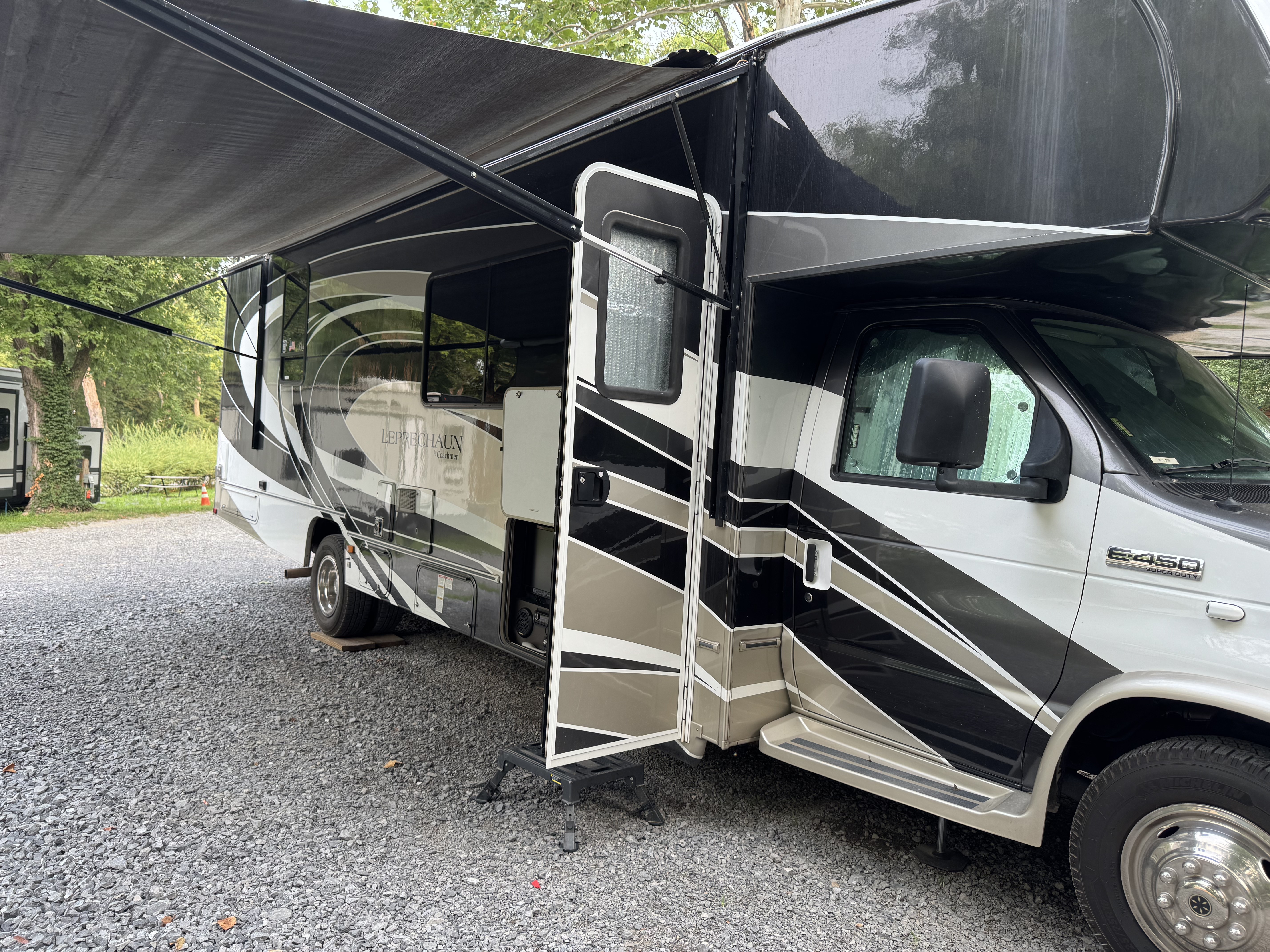 2017 Coachmen LEPRECHAUN 311FS in hagerstown MD