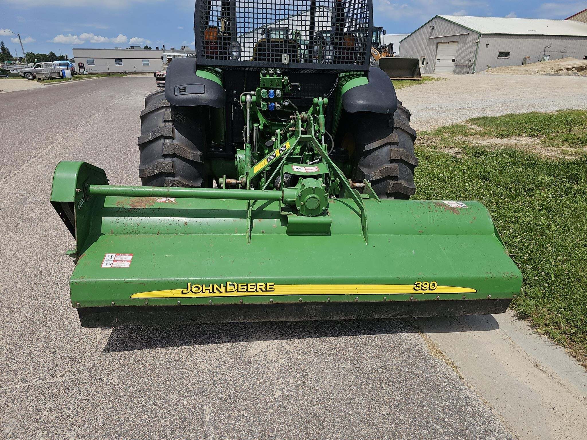 2016 JOHN DEERE 390 in Caledonia, MN