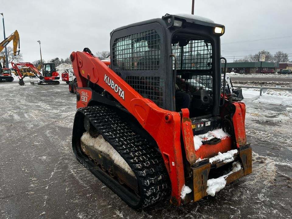 2012 KUBOTA SVL90 in Loretto, MN
