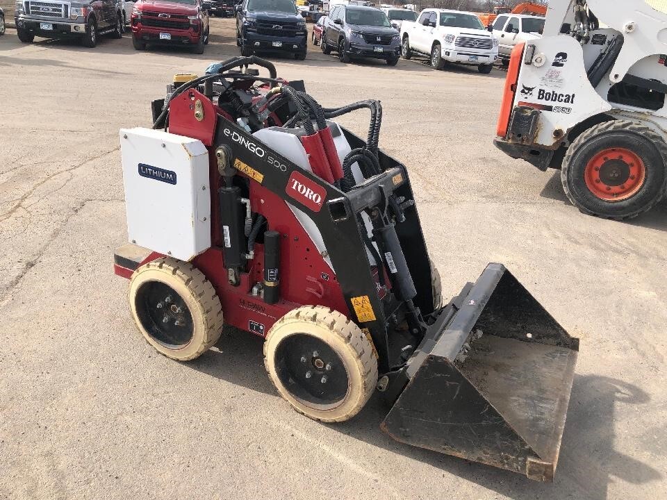 2021 TORO E-DINGO 500 in Loretto, MN