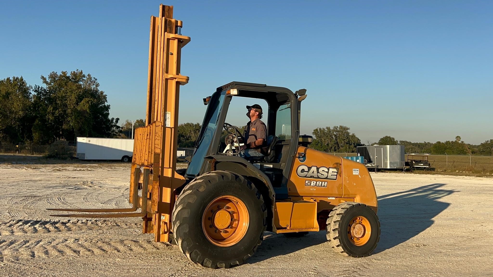 2014 CASE 588H in Plant City, FL