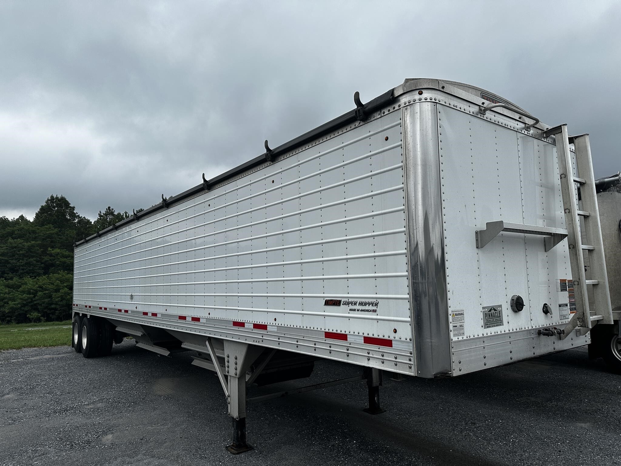 2024 TIMPTE 42' X 96" X 78" WHITE HOPPER BOTTOM in Saint George, SC
