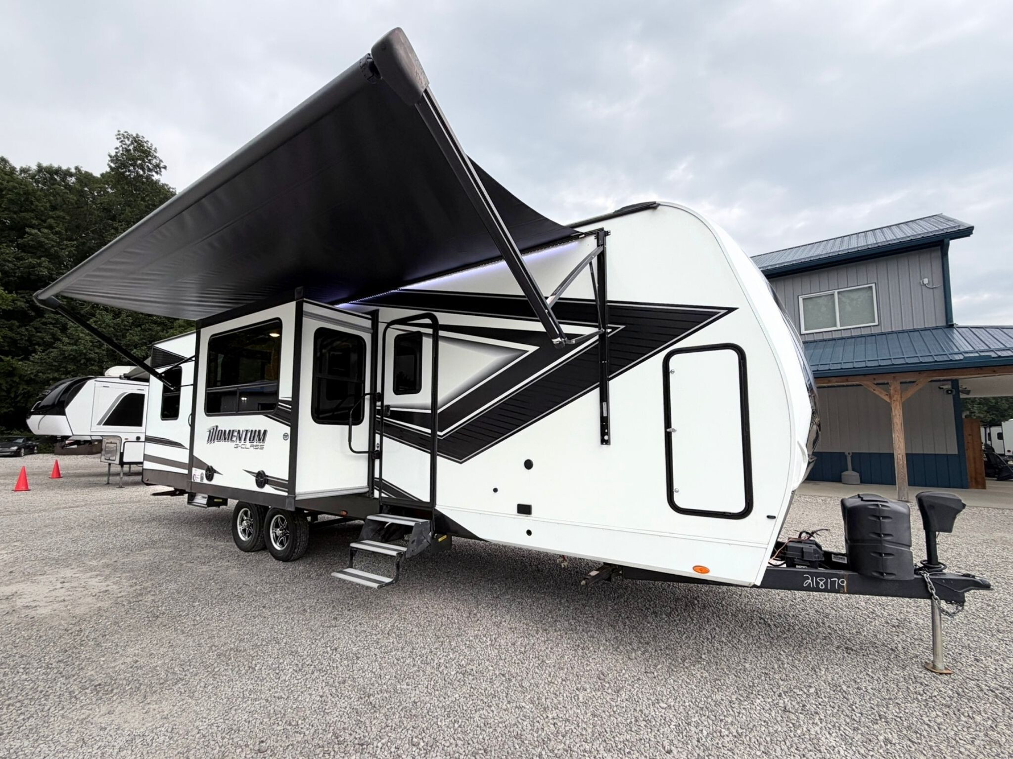 2022 Grand Design Momentum 31G in rockville IN