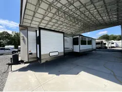 2019 FOREST RIVER SALEM 4002Q