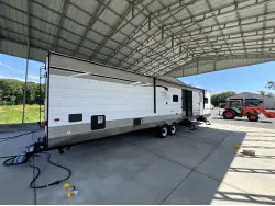 2019 FOREST RIVER SALEM 4002Q