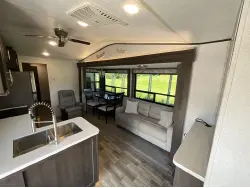 2019 FOREST RIVER SALEM 4002Q