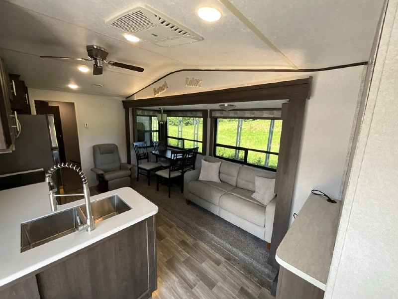 2019 FOREST RIVER SALEM 4002Q