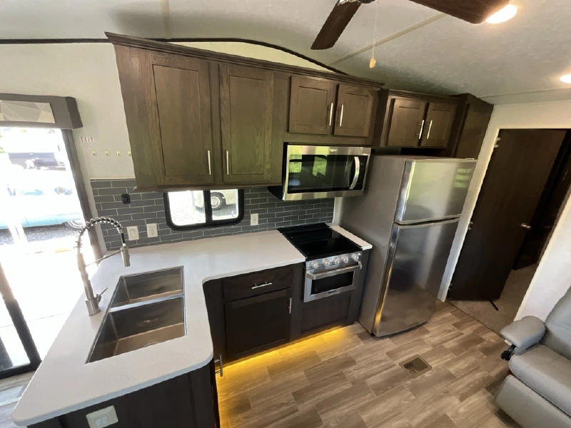 2019 FOREST RIVER SALEM 4002Q